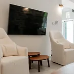 Bluevera Sandy Beachfront Villa-aidipsos Bay Willa *