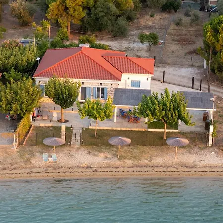 Bluevera Sandy Beachfront Villa-aidipsos Bay Gialtra