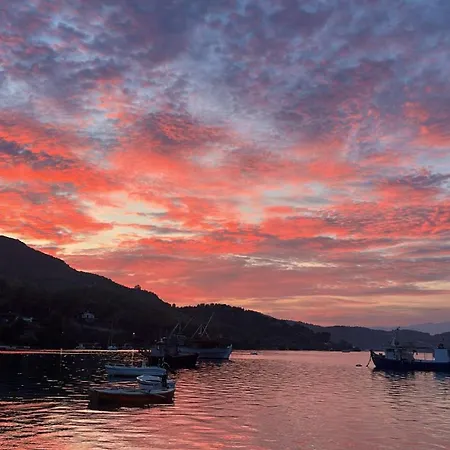 Bluevera Sandy Beachfront Villa-aidipsos Bay
