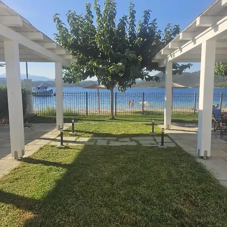 Bluevera Seafront Villa-aidipsos Bay *